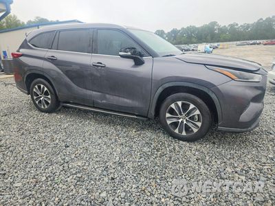 Czwarte zdjęcie samochodu z boku: 2021 TOYOTA HIGHLANDER XLE VIN:5TDGZRAH4MS534618 - miniatura