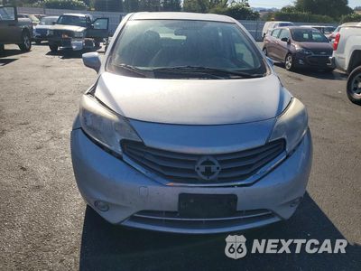Piąte zdjęcie samochodu w środku: 2016 NISSAN VERSA NOTE SV VIN:3N1CE2CP5GL364773 - miniatura