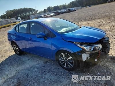Czwarte zdjęcie samochodu z boku: 2020 NISSAN VERSA SV VIN:3N1CN8EV6LL896820 - miniatura