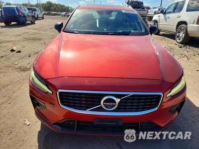 Piąte zdjęcie samochodu w środku: 2019 VOLVO S60 T6 R-DESIGN VIN:7JRA22TM7KG000971 - miniatura