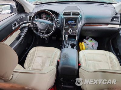 Zdjęcie 8 z 13 samochodu: 2016 FORD EXPLORER PLATINUM VIN:1FM5K8HT7GGB50357 - miniatura