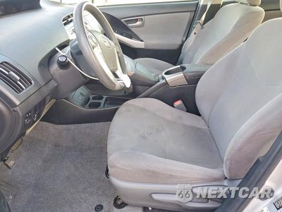 Zdjęcie 7 z 12 samochodu: 2015 TOYOTA PRIUS TWO VIN:JTDKN3DU7F1877791 - miniatura