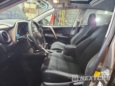 Zdjęcie 7 z 13 samochodu: 2015 TOYOTA RAV4 XLE VIN:JTMRFREV8FD156352 - miniatura