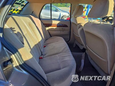 Zdjęcie 10 z 12 samochodu: 2004 MERCURY GRAND MARQUIS GS VIN:2MEFM74W84X661111 - miniatura