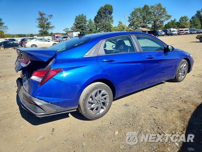 Trzecie zdjęcie samochodu z tyłu: 2024 HYUNDAI ELANTRA SEL VIN:KMHLM4DG8RU686757 - miniatura