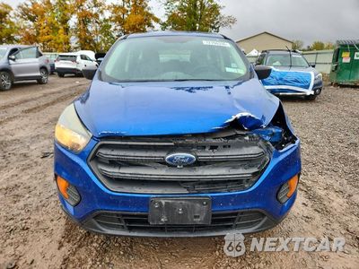 Piąte zdjęcie samochodu w środku: 2018 FORD ESCAPE S VIN:1FMCU0F73JUB41897 - miniatura