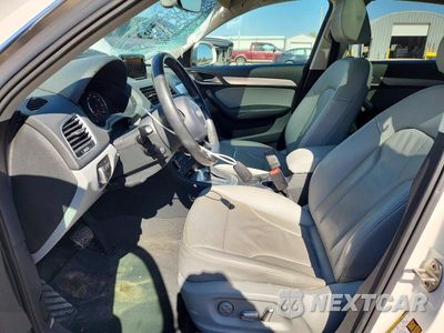 Zdjęcie 7 z 12 samochodu: 2016 AUDI Q3 PREMIUM PLUS VIN:WA1EFCFS5GR023417 - miniatura