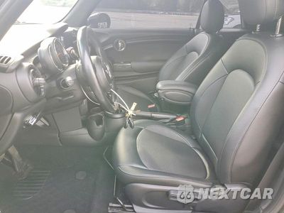 Zdjęcie 7 z 13 samochodu: 2017 MINI COOPER VIN:WMWWG5C31H3C20539 - miniatura