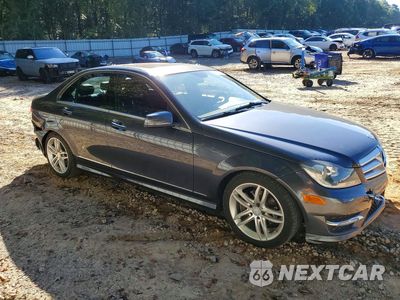 Czwarte zdjęcie samochodu z boku: 2013 MERCEDES-BENZ C 250 VIN:WDDGF4HBXDR287686 - miniatura
