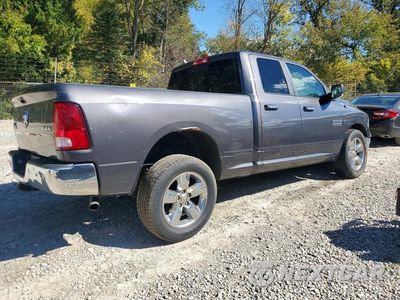 Trzecie zdjęcie samochodu z tyłu: 2018 RAM 1500 SLT VIN:1C6RR7GG0JS218641 - miniatura