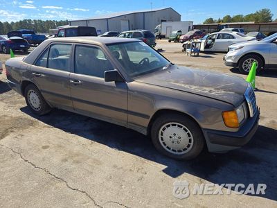 Czwarte zdjęcie samochodu z boku: 1989 MERCEDES-BENZ 260 260E VIN:WDBEA26D6KA864233 - miniatura