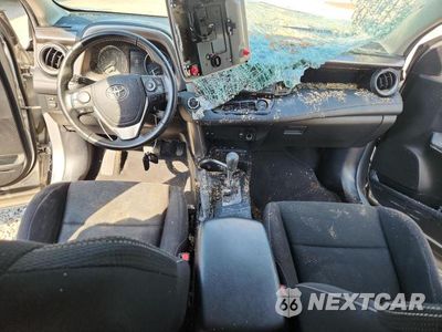 Zdjęcie 8 z 13 samochodu: 2018 TOYOTA RAV4 XLE VIN:JTMWFREV7JJ202119 - miniatura