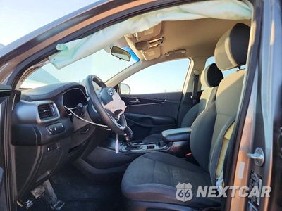 Zdjęcie 7 z 13 samochodu: 2019 KIA SORENTO LX VIN:5XYPG4A37KG508330 - miniatura