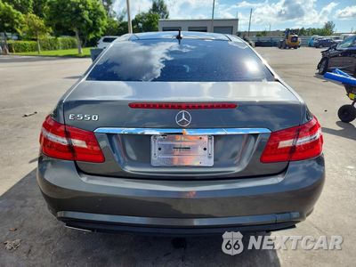 Zdjęcie 6 z 12 samochodu: 2010 MERCEDES-BENZ E 550 VIN:WDDKJ7CB7AF005356 - miniatura