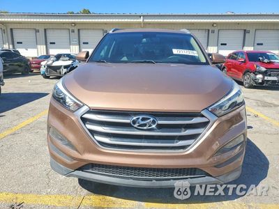 Piąte zdjęcie samochodu w środku: 2017 HYUNDAI TUCSON SE VIN:KM8J33A4XHU423053 - miniatura