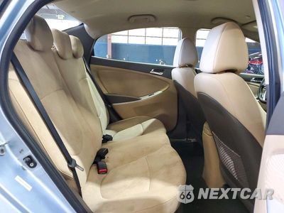 Zdjęcie 10 z 12 samochodu: 2012 HYUNDAI ACCENT GLS VIN:KMHCU4AEXCU070648 - miniatura