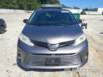 Piąte zdjęcie samochodu w środku: 2018 TOYOTA SIENNA XLE PREMIUM 8-PASSENGER VIN:5TDYZ3DC5JS914578 - miniatura