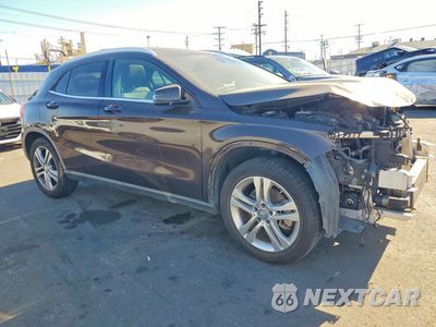 Czwarte zdjęcie samochodu z boku: 2016 MERCEDES-BENZ GLA 250 VIN:WDCTG4EB8GJ205378 - miniatura