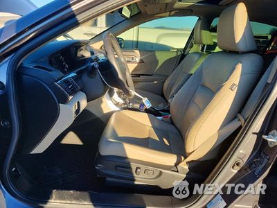 Zdjęcie 7 z 12 samochodu: 2017 HONDA ACCORD TOURING HYBRID VIN:JHMCR6F76HC020109 - miniatura