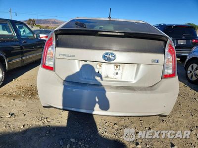 Zdjęcie 6 z 13 samochodu: 2015 TOYOTA PRIUS TWO VIN:JTDKN3DU5F0474799 - miniatura