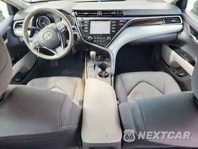 Zdjęcie 8 z 13 samochodu: 2018 TOYOTA CAMRY LE VIN:4T1B11HK2JU023657 - miniatura