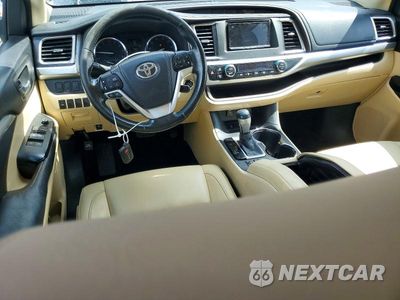 Zdjęcie 8 z 13 samochodu: 2015 TOYOTA HIGHLANDER XLE VIN:5TDKKRFH8FS061882 - miniatura