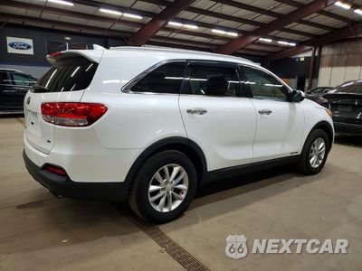 Trzecie zdjęcie samochodu z tyłu: 2016 KIA SORENTO LX V6 VIN:5XYPGDA59GG043462 - miniatura