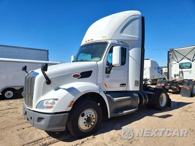 2019 PETERBILT 579 SEMI TRUCK 1XPBA48XXKD478614 - główne zdjęcie licytacji z USA - miniatura