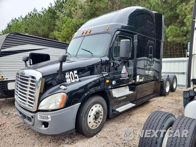 2014 FREIGHTLINER CASCADIA SEMI TRUCK 3AKJGLD58ESFH3091 - główne zdjęcie licytacji z USA - miniatura
