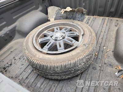 Zdjęcie 12 z 13 samochodu: 2018 TOYOTA TUNDRA CREWMAX SR5 VIN:5TFEY5F16JX241839 - miniatura