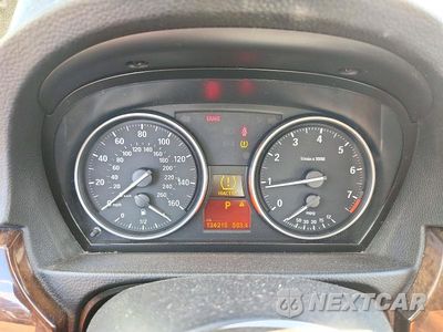 Zdjęcie 9 z 12 samochodu: 2011 BMW 328 XI VIN:WBAUU3C51BA542233 - miniatura