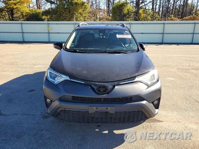 Piąte zdjęcie samochodu w środku: 2017 TOYOTA RAV4 XLE VIN:2T3RFREV4HW680572 - miniatura