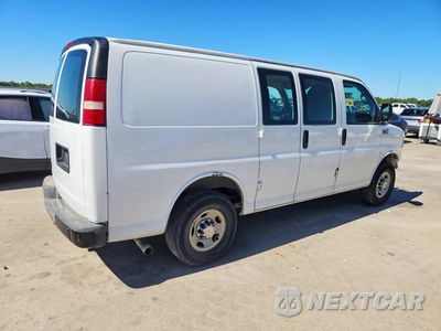 Trzecie zdjęcie samochodu z tyłu: 2010 CHEVROLET EXPRESS 2500 VAN VIN:1GCZGFAA3A1158857 - miniatura