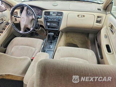 Zdjęcie 8 z 12 samochodu: 2000 HONDA ACCORD LX VIN:3HGCG6659YG702888 - miniatura