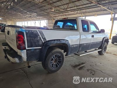 Trzecie zdjęcie samochodu z tyłu: 2005 CHEVROLET SILVERADO C1500 VIN:1GCEC19X85Z327185 - miniatura