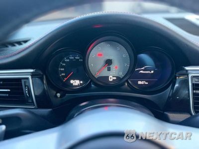 Zdjęcie 8 z 14 samochodu: 2017 PORSCHE MACAN S VIN:WP1AB2A55HLB10068 - miniatura