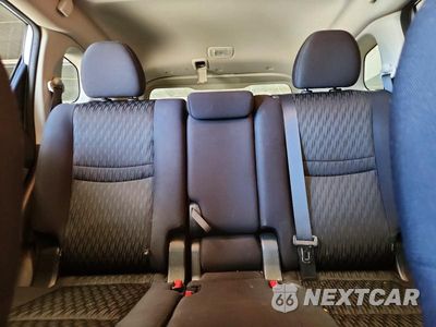 Zdjęcie 10 z 13 samochodu: 2017 NISSAN ROGUE SV VIN:5N1AT2MV4HC896399 - miniatura