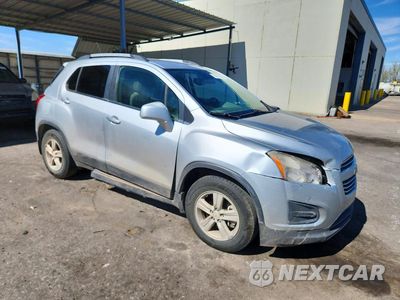 Czwarte zdjęcie samochodu z boku: 2015 CHEVROLET TRAX 1LT VIN:KL7CJLSB6FB232381 - miniatura