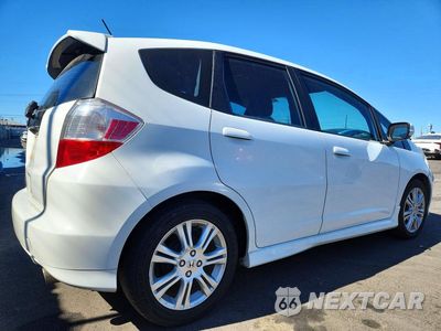 Trzecie zdjęcie samochodu z tyłu: 2010 HONDA FIT SPORT VIN:JHMGE8H44AC030431 - miniatura