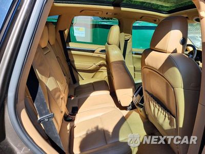 Zdjęcie 11 z 13 samochodu: 2012 PORSCHE CAYENNE S HYBRID VIN:WP1AE2A21CLA90729 - miniatura