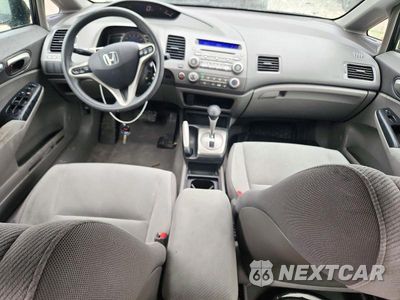Zdjęcie 8 z 12 samochodu: 2010 HONDA CIVIC EX VIN:19XFA1F80AE007128 - miniatura