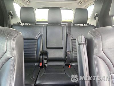 Zdjęcie 10 z 13 samochodu: 2018 LAND ROVER DISCOVERY HSE LUXURY VIN:SALRT2RV7JA059575 - miniatura