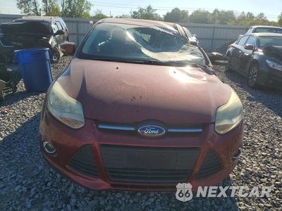 Piąte zdjęcie samochodu w środku: 2014 FORD FOCUS SE VIN:1FADP3F26EL404701 - miniatura