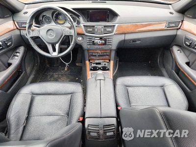 Zdjęcie 8 z 12 samochodu: 2012 MERCEDES-BENZ E 350 4MATIC VIN:WDDHF8JB7CA623510 - miniatura
