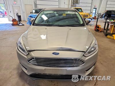 Piąte zdjęcie samochodu w środku: 2016 FORD FOCUS TITANIUM VIN:1FADP3N20GL234226 - miniatura