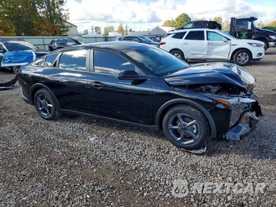 Czwarte zdjęcie samochodu z boku: 2026 KIA K4 LXS VIN:3KPFT4DE6TE365812 - miniatura