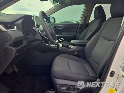 Zdjęcie 7 z 14 samochodu: 2025 TOYOTA RAV4 HYBRID XLE VIN:4T3RWRFV5SU169023 - miniatura