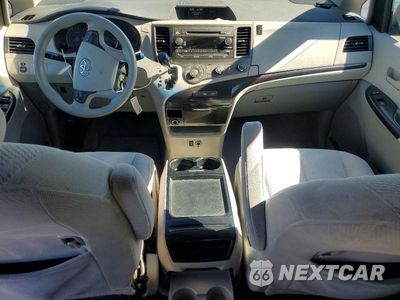 Zdjęcie 8 z 13 samochodu: 2011 TOYOTA SIENNA LE VIN:5TDKK3DC1BS046431 - miniatura