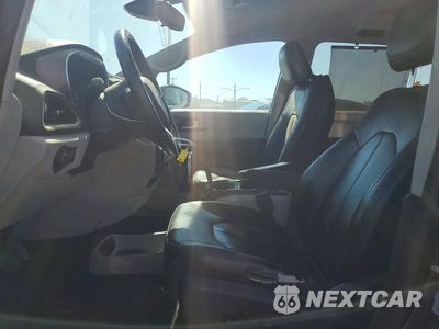 Zdjęcie 7 z 13 samochodu: 2017 CHRYSLER PACIFICA TOURING L VIN:2C4RC1BG4HR583897 - miniatura