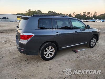 Trzecie zdjęcie samochodu z tyłu: 2013 TOYOTA HIGHLANDER PLUS VIN:5TDBK3EH0DS204013 - miniatura